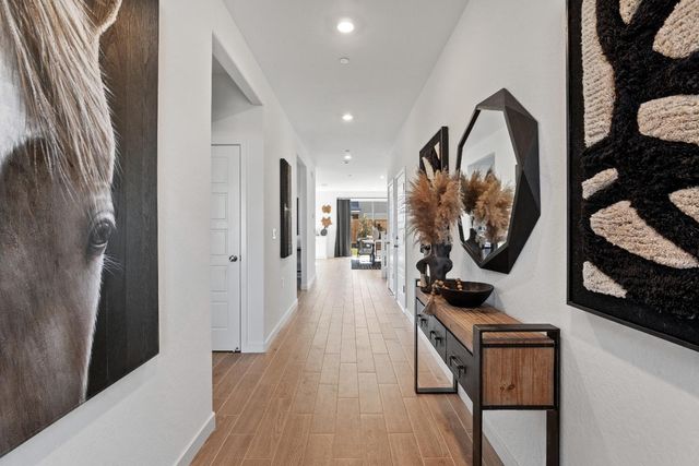 1052 Springtime Avenue, Clovis, CA 93619