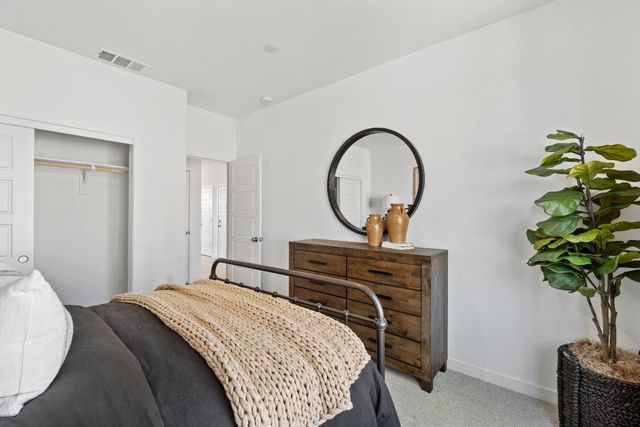 1052 Springtime Avenue, Clovis, CA 93619