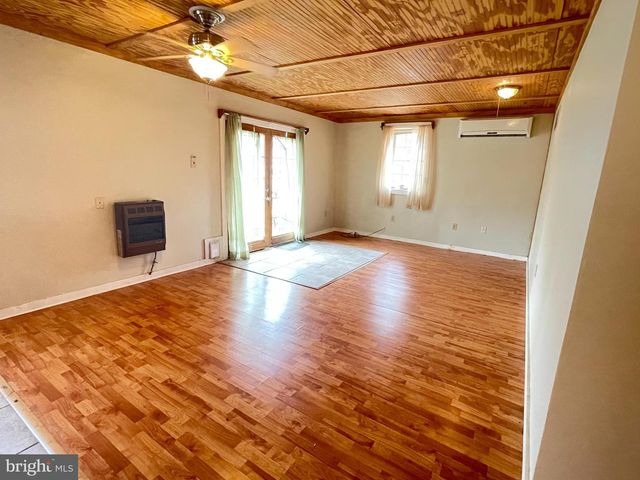 598 WAKEFIELD DR, Colonial Beach, VA 22443