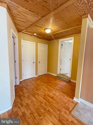 598 WAKEFIELD DR, Colonial Beach, VA 22443