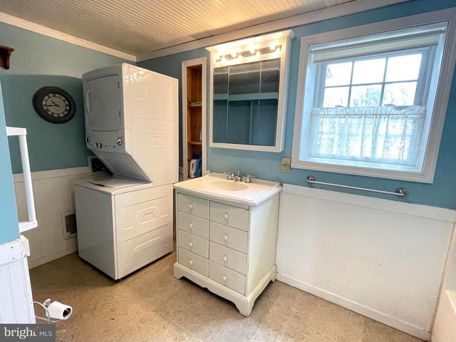 598 WAKEFIELD DR, Colonial Beach, VA 22443