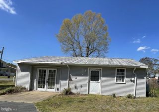 598 WAKEFIELD DR, Colonial Beach, VA 22443
