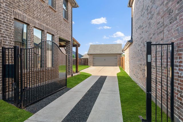 1908 Temple, Van Alstyne, TX 75495