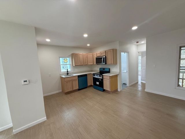 76 Lowell St 2, Methuen, MA 01844