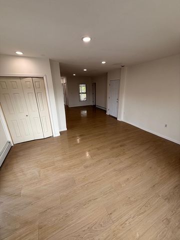 76 Lowell St 2, Methuen, MA 01844