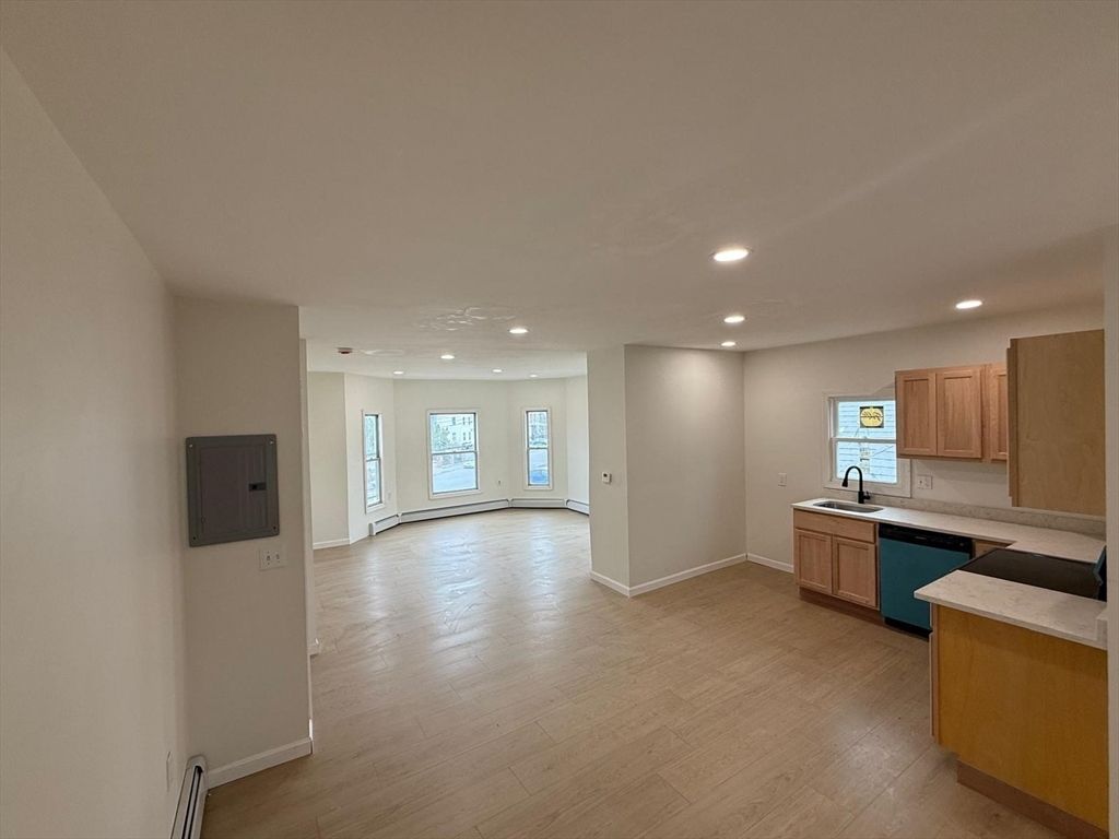 76 Lowell St 2, Methuen, MA 01844