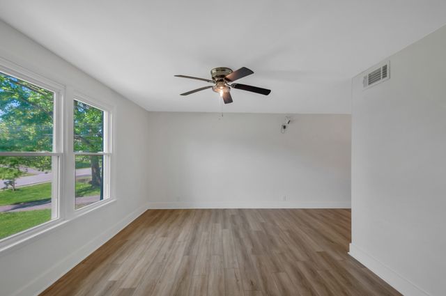 738 McPherson Dr, Nashville, TN 37221