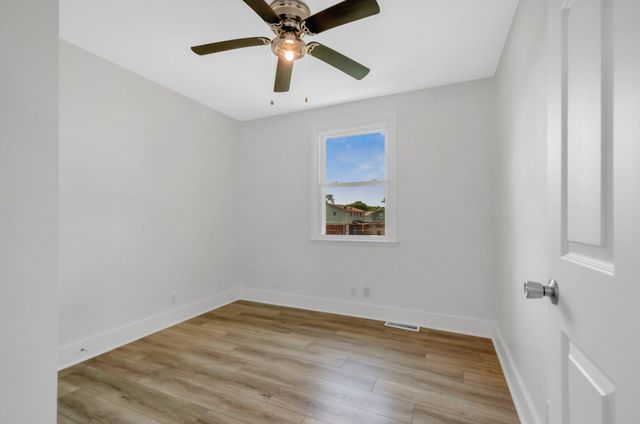 738 McPherson Dr, Nashville, TN 37221