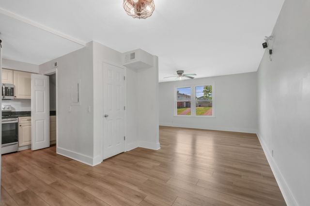 738 McPherson Dr, Nashville, TN 37221