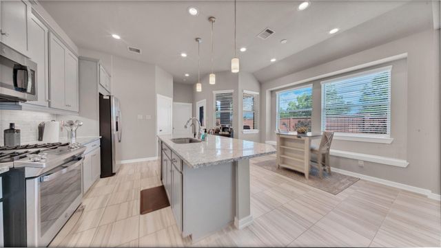 6123 Dovetail Cliff Court, Katy, TX 77493