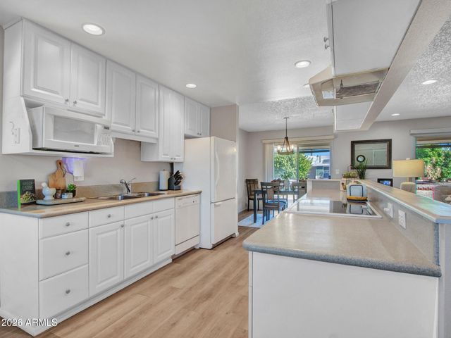 10925 W ROUNDELAY Circle, Sun City, AZ 85351