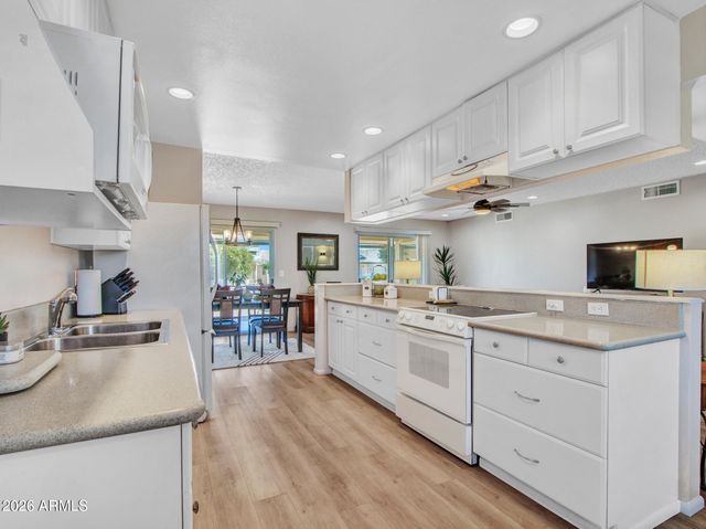 10925 W ROUNDELAY Circle, Sun City, AZ 85351