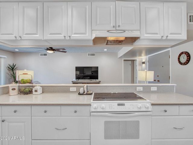 10925 W ROUNDELAY Circle, Sun City, AZ 85351