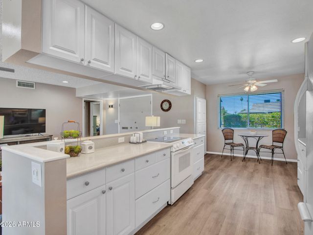 10925 W ROUNDELAY Circle, Sun City, AZ 85351