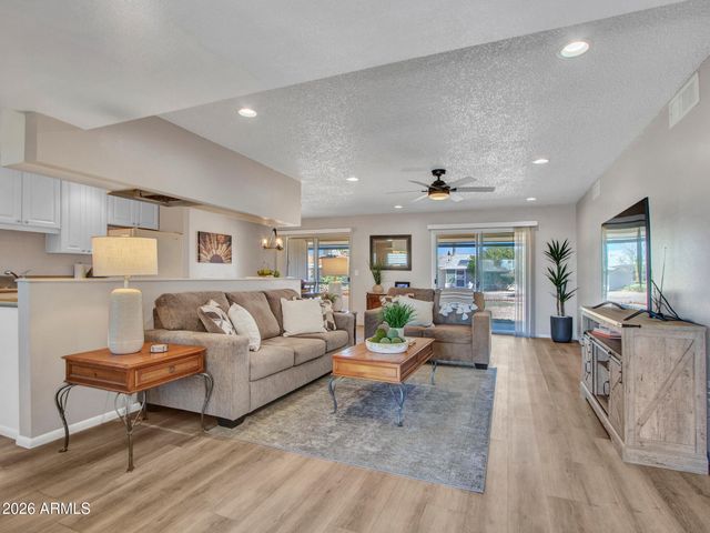 10925 W ROUNDELAY Circle, Sun City, AZ 85351