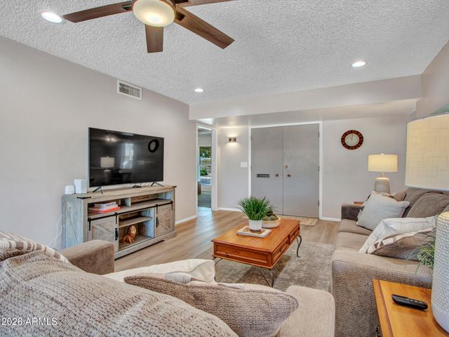 10925 W ROUNDELAY Circle, Sun City, AZ 85351