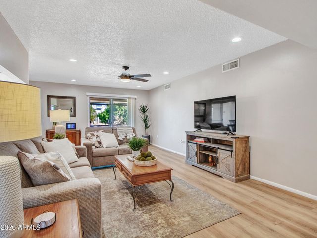 10925 W ROUNDELAY Circle, Sun City, AZ 85351