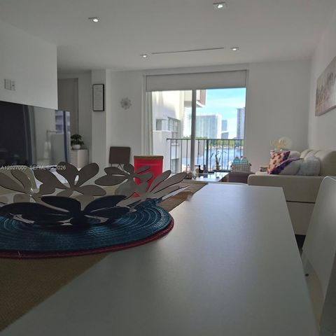 2750 NE 183rd St 301, Aventura, FL 33160