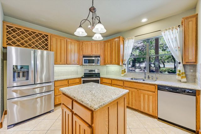 404 W View DR, Wimberley, TX 78676