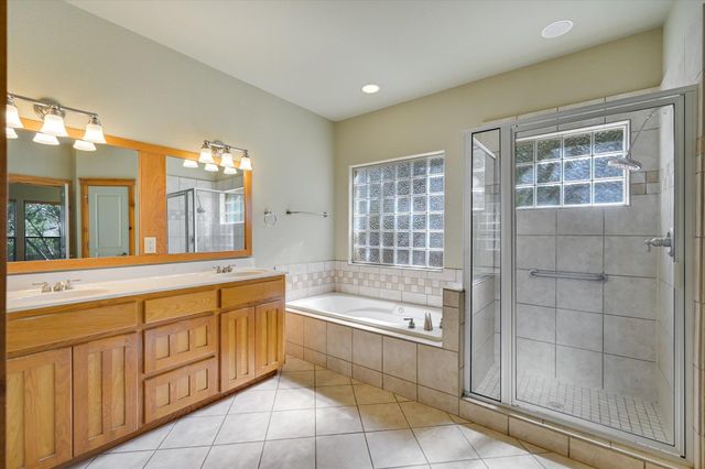 404 W View DR, Wimberley, TX 78676