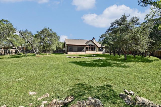 404 W View DR, Wimberley, TX 78676
