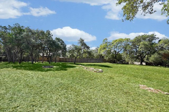 404 W View DR, Wimberley, TX 78676