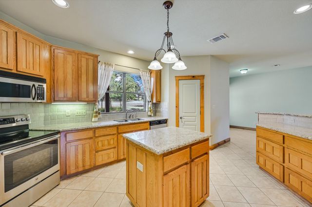 404 W View DR, Wimberley, TX 78676