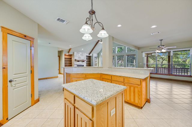 404 W View DR, Wimberley, TX 78676