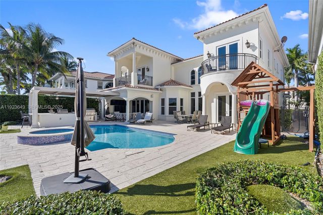 1555 Windjammer Way, Hollywood, FL 33019