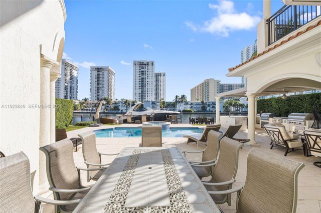 1555 Windjammer Way, Hollywood, FL 33019