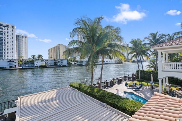 1555 Windjammer Way, Hollywood, FL 33019
