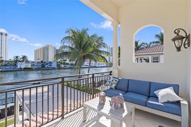 1555 Windjammer Way, Hollywood, FL 33019