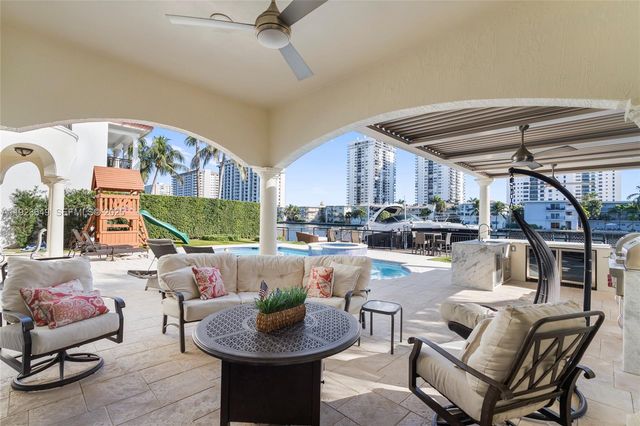 1555 Windjammer Way, Hollywood, FL 33019