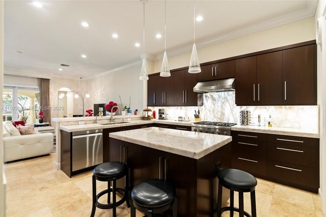 1555 Windjammer Way, Hollywood, FL 33019