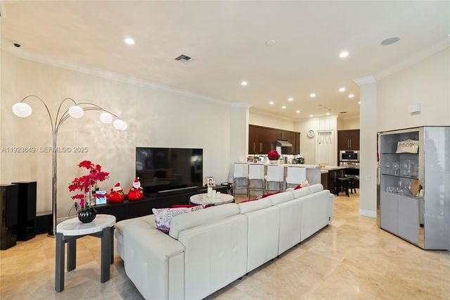 1555 Windjammer Way, Hollywood, FL 33019