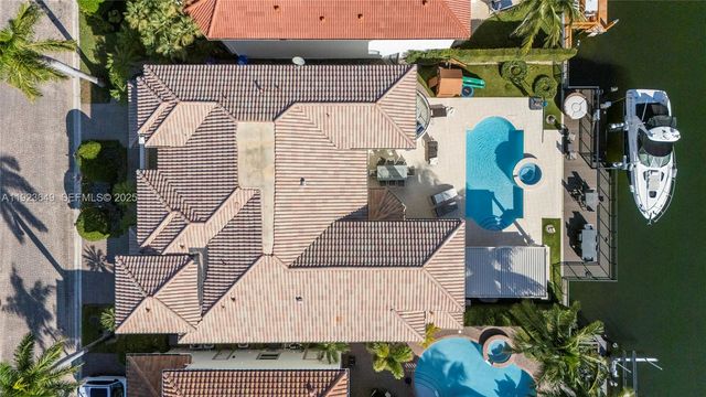 1555 Windjammer Way, Hollywood, FL 33019