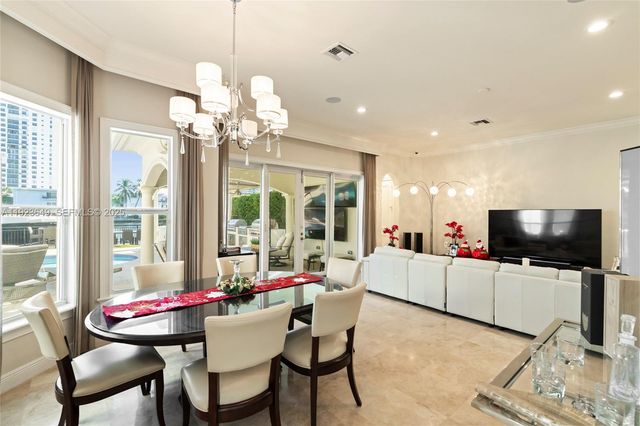 1555 Windjammer Way, Hollywood, FL 33019