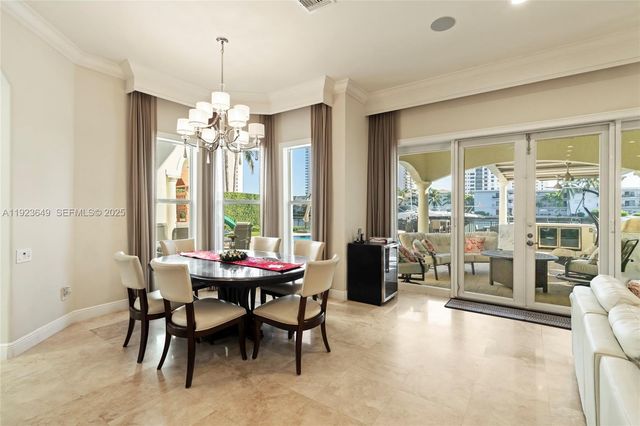 1555 Windjammer Way, Hollywood, FL 33019