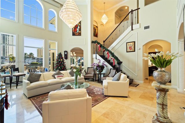 1555 Windjammer Way, Hollywood, FL 33019