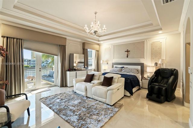 1555 Windjammer Way, Hollywood, FL 33019