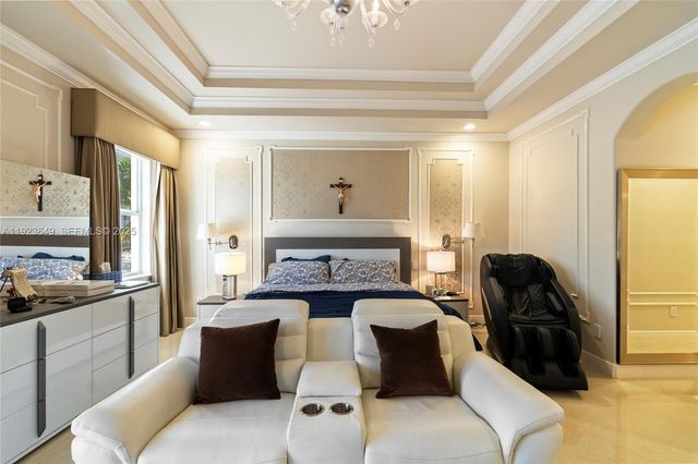 1555 Windjammer Way, Hollywood, FL 33019