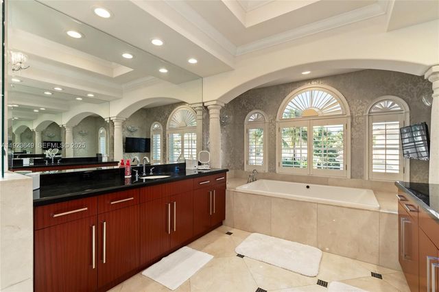 1555 Windjammer Way, Hollywood, FL 33019