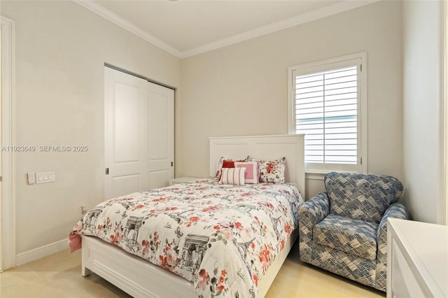 1555 Windjammer Way, Hollywood, FL 33019