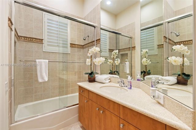 1555 Windjammer Way, Hollywood, FL 33019