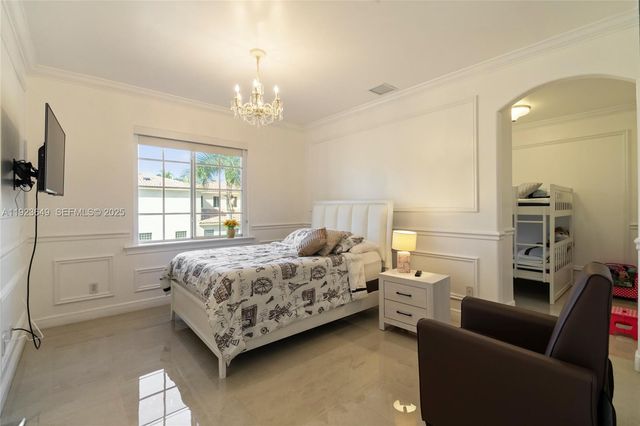 1555 Windjammer Way, Hollywood, FL 33019