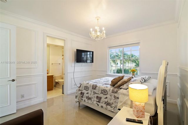 1555 Windjammer Way, Hollywood, FL 33019