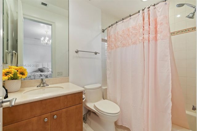 1555 Windjammer Way, Hollywood, FL 33019