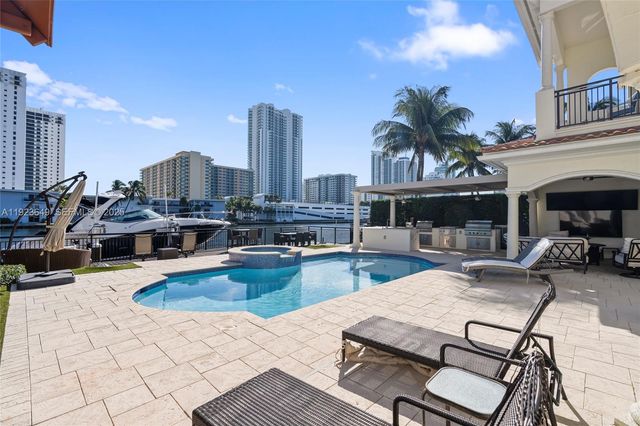 1555 Windjammer Way, Hollywood, FL 33019