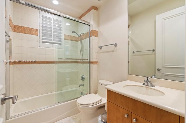 1555 Windjammer Way, Hollywood, FL 33019