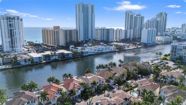 1555 Windjammer Way, Hollywood, FL 33019